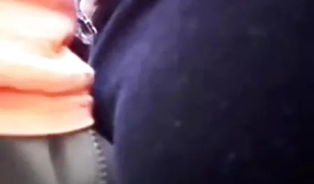 لزبین سوپر گروه شهوانی بیدمشک بچه گربه را از مدرسه رانندگی جعلی
