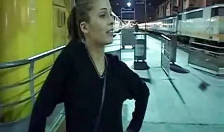 جوجه Busty یک ماشین را شستشو می دهد و صاحبش را می کانال فیلم سوپر در واتساپ کوبد