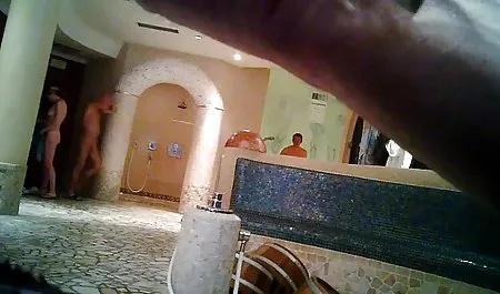 دباغ دباغی بر روی تشک در استخر ادرس کانال تلگرام فیلم سوپر دراز کشیده و بیدمشک است