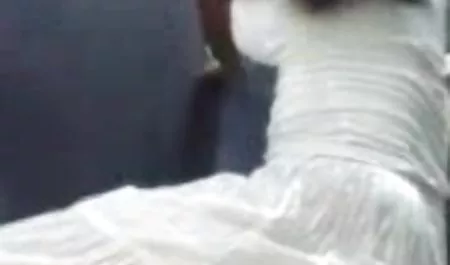 زن سالخورده سکسی خودش سوپرایرانی کانال را راضی می کند